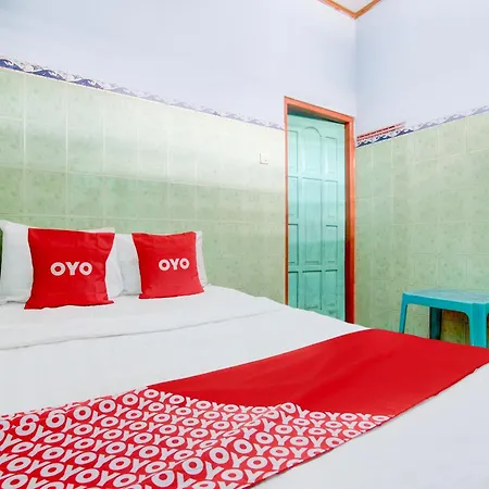 Oyo 94016 Baronsari Homestay *