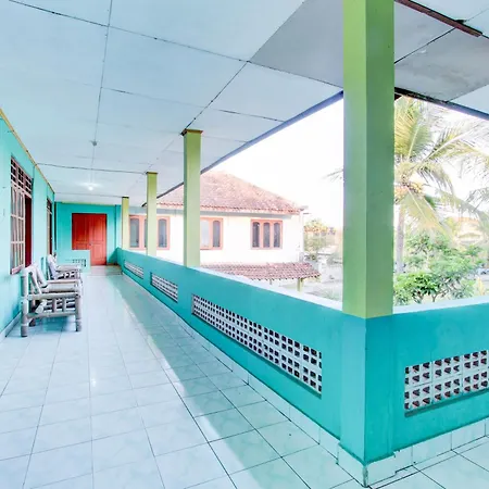 Oyo 94016 Baronsari Homestay