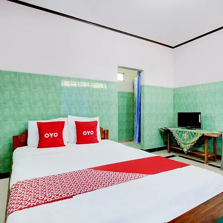 Oyo 94016 Baronsari Homestay Kemadang