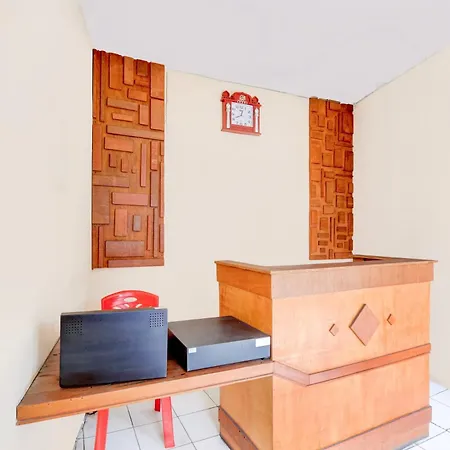 Oyo 94016 Baronsari Homestay